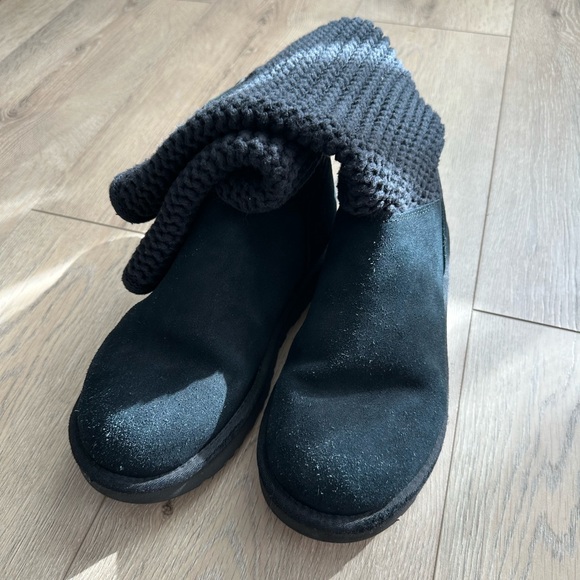 UGG Charcoal Knit Boots with Button Women Size 9 - Picture 7 of 7